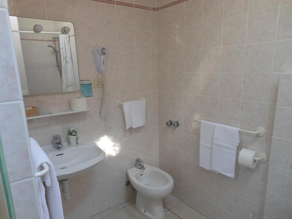 Hotel Due Torri Porto Azzurro Extérieur photo