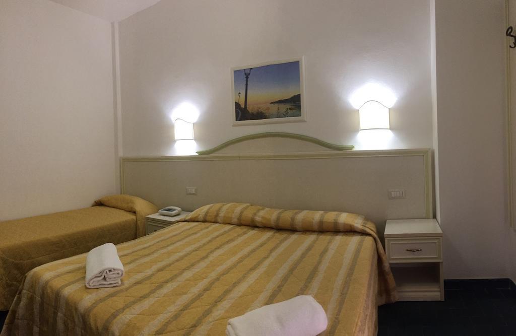 Hotel Due Torri Porto Azzurro Extérieur photo