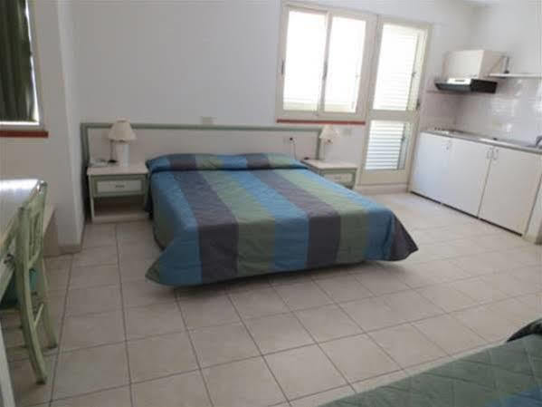 Hotel Due Torri Porto Azzurro Extérieur photo