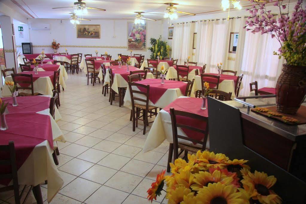 Hotel Due Torri Porto Azzurro Extérieur photo