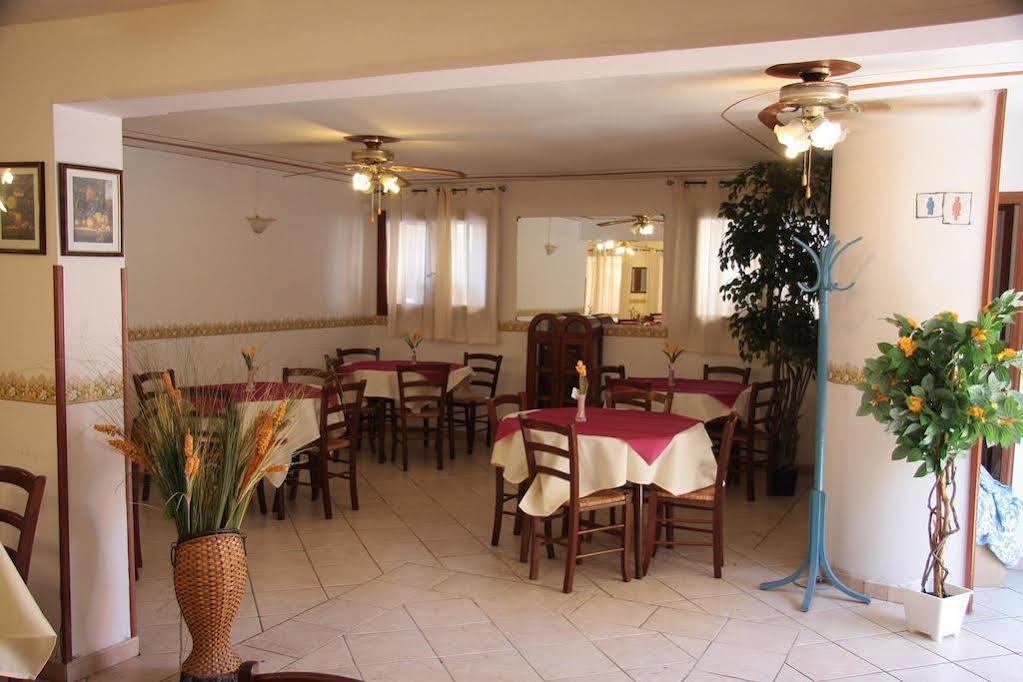 Hotel Due Torri Porto Azzurro Extérieur photo